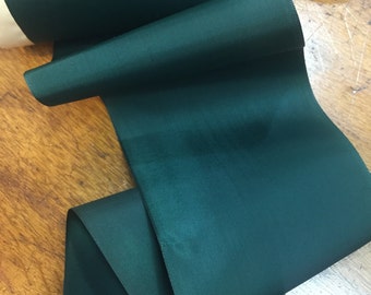 Vintage Victorian Green Taffeta Ribbon, 4 3/8 pollici di larghezza, Nylon, made in Switzerland, Venduto tagliato a misura