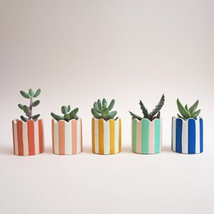Mini Scalloped Stripy Pot/Tea light holder - Choose Your Colours