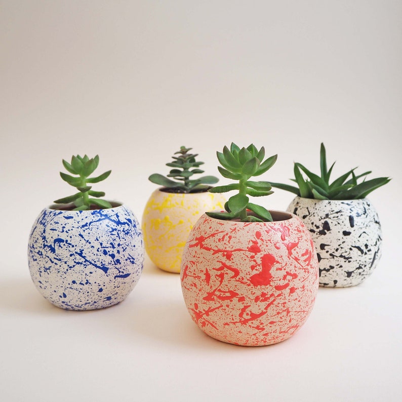 Round Splatter Plant Pot Choose your colours image 1