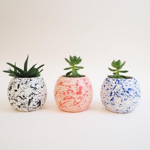 Round Splatter Plant Pot Choose your colours image 3