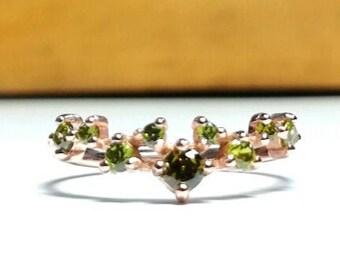 Peridot Cluster Ring, Peridot Gold Ring, Peridot Dainty Ring, Peridot Green Ring, Gift For Her, Engagement Ring, Peridot Birthstone Ring