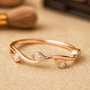 8k Solid Gold Leaf Ring/Tiny Gold Ring/Leaf Ring/Dainty Diamond Ring/Stackable Diamond Ring/8k Gold & Dcolor VVS1 clarity Moissanite Ring