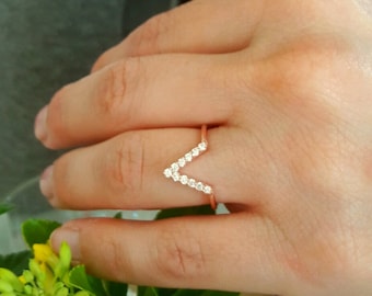 Diamond V Ring / Gold Ring / 14K Gold Ring / Diamond Ring / Stacking Ring /  Handmade V Ring