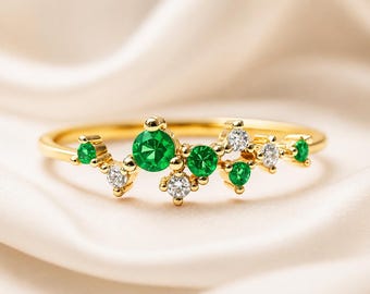 Handgemaakte 14 kt gouden smaragd clusterring met CVD Lab Diamond natuurlijke smaragd
