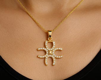 Colgante de oro de 14 quilates con diamantes cultivados en laboratorio: elegante collar inspirado en una herradura.