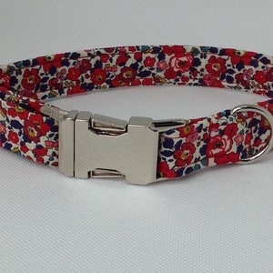 Handmade Pretty Floral Liberty Fabric Dog Collar With Welded Nickel D Ring Bild 3