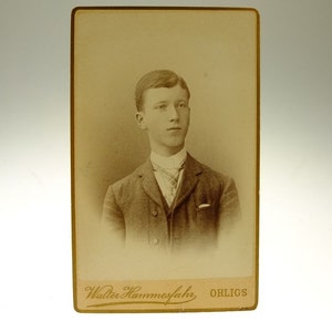 Foto postal fotografia jovem retrato vintage antiguidade velho gasto sépia