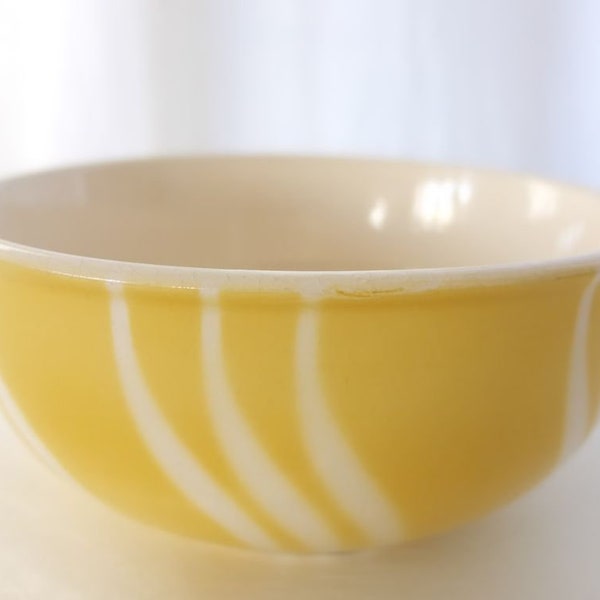 Schüssel Schale Keramik Obstschale Keramikschale Gelb Weiß Mid Century Retro Vintage 50'er Jahre
