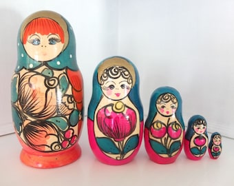 Russian wooden figure matryoshka babushka doll wooden doll hand-painted crafts colorful