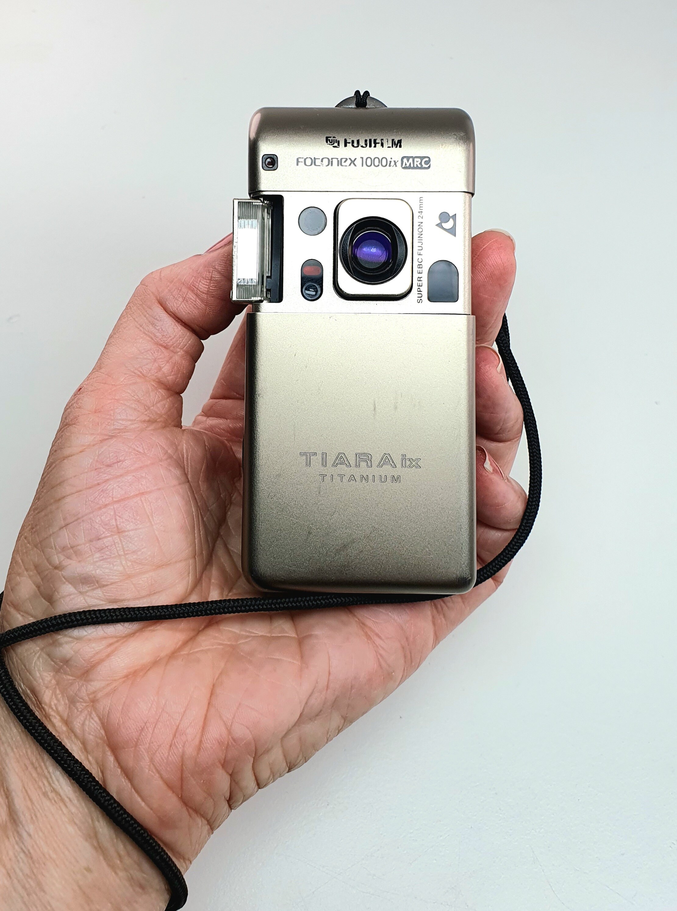 富士フイルム エピオン 1000 MRC TIARA ix TITANIUM Fujifilm Epion 1000 MRC TIARA ix TITANIUM APS Point & Shoot