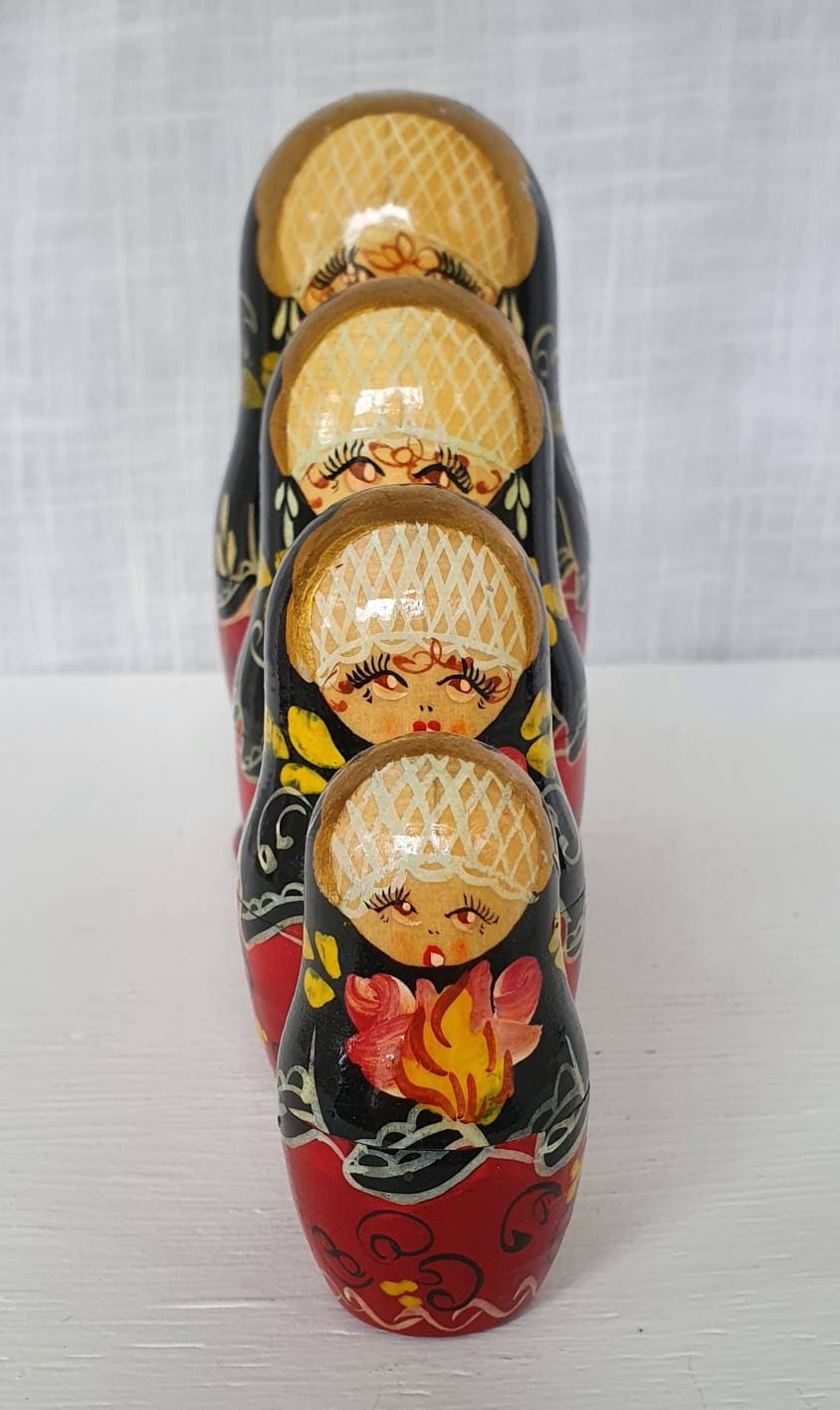 Matryoshka Wooden Dolls Russian Collectible Vintage Retro Black Red