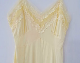 Kleid Nachthemd Negligé Damenwäsche Unterrock Zartgelb Gelb Vintage Romantisch Größe 36