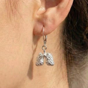 Orecchini a leva con polmone in argento sterling: gioielli anatomici