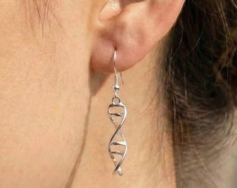 Pendientes de ADN de plata de ley: alambre con dije de doble hélice