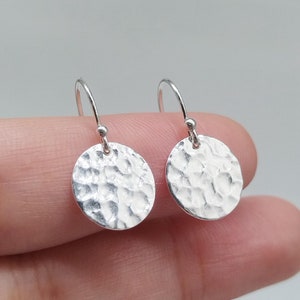 Sterling Silver Hammered Disc Earrings, 925 Silver Disc Earring Wire, Disc Drop Earring, Disc Charm Earring, Circle Hammered Tag Earring