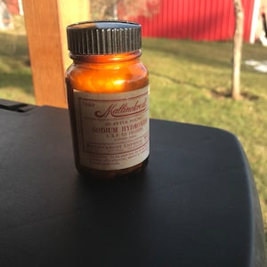 1930’s mallinckrodt 7680  bottle