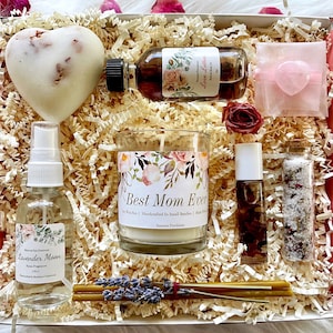 Floral Spa Gift Box – Soy Candle, Rose Quartz, Bath Salts, Room Fragrance