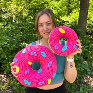 Crochet Donut Pillow Pattern (3 sizes)