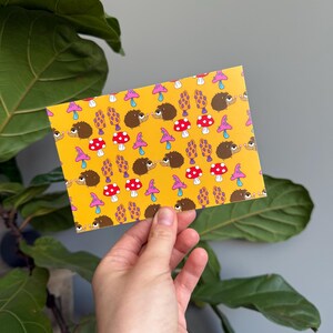 Igel und Pilz Postkarte