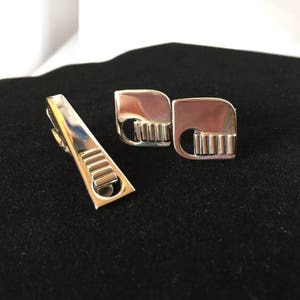 Vintage Silver Tone Cufflinks & Tie Clip Set Retro Geometric Design Polished Classic Men’s Accessory