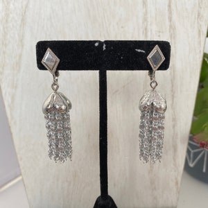 Sarah Coventry Silver Dangle Earring