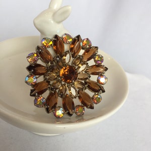 Topaz and Amber Rhinestone Brooch. Round Juliana Style Brooch.