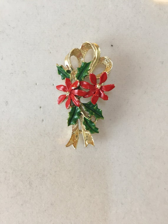 Gerrys Christmas/Holiday Brooch. Silver Tone with 