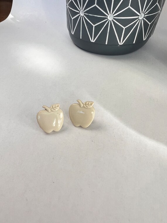 White Celluloid Apple Button Earrings - image 3