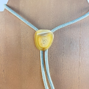 Vintage Cream Agate Bolo Tie Gold Tone Tips Gray Cord Western Classic Mens Accessory