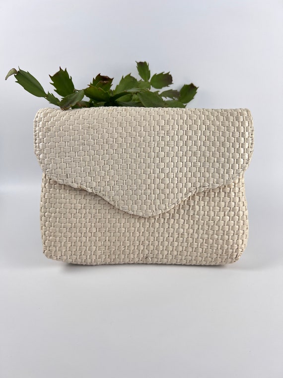 Avon White Basket Weave Clutch