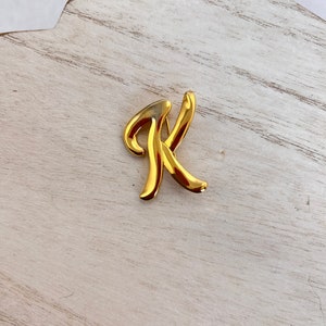 K initial Polished Gold Brooch