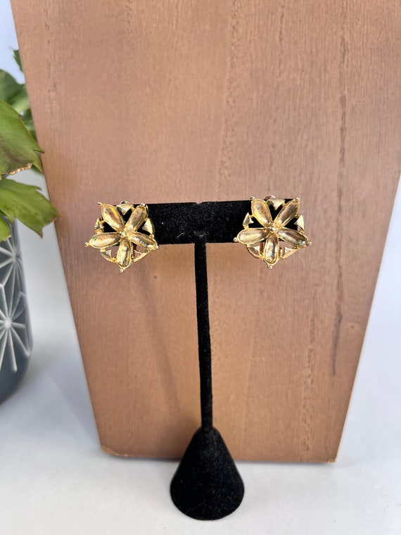 Kramer Gold Flower Earrings - image 1