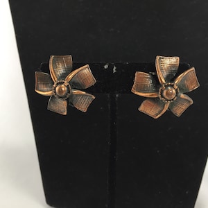 Vintage Copper Flower Earrings. Southwestern/Artisan Jewelry