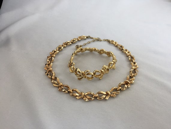 Crown Trifari Gold and Silver Tone, Bow Necklace … - image 4