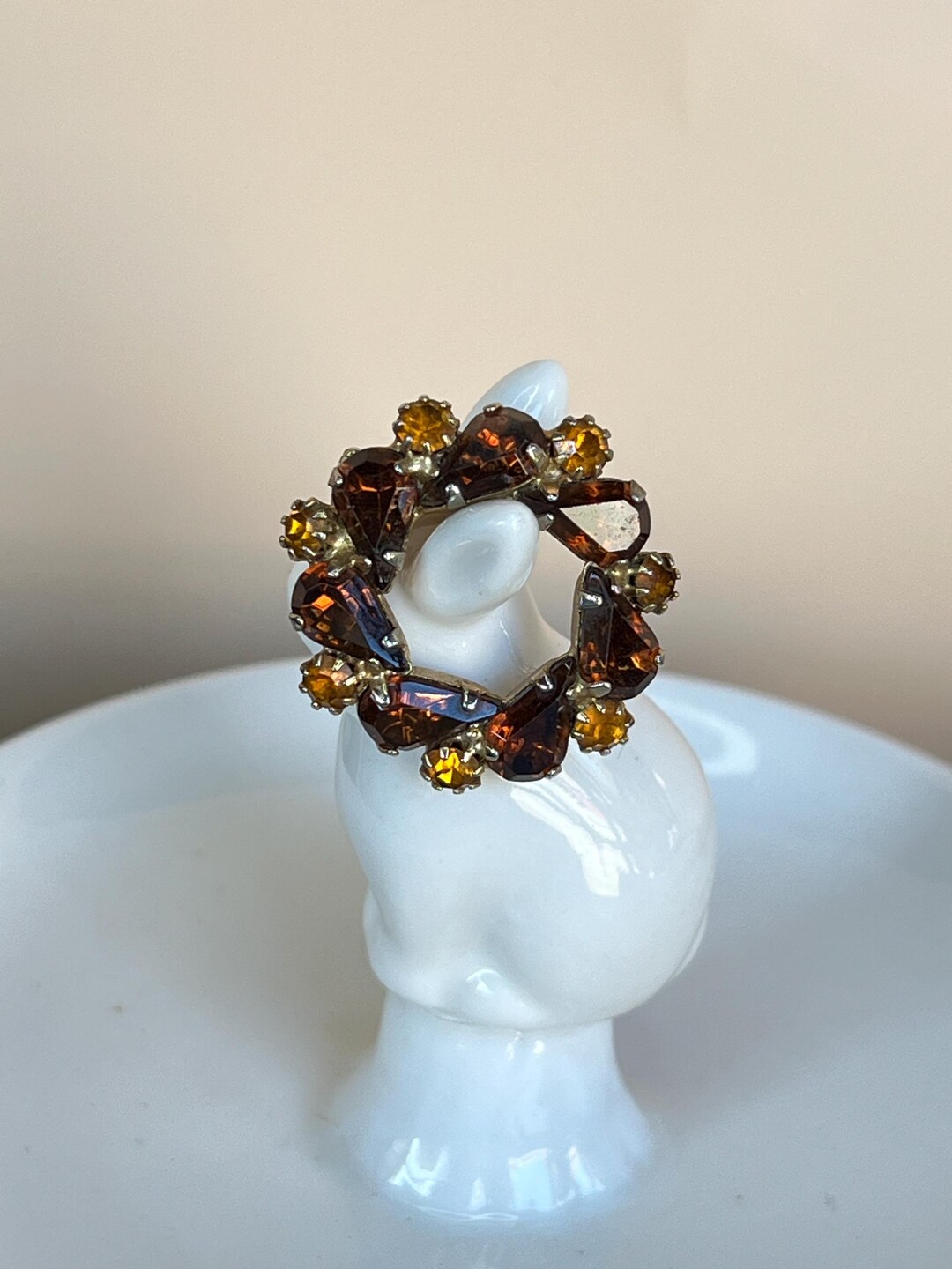 Vintage Juliana Style Brooch – Round Gold Tone With Topaz, Caramel