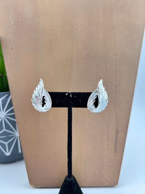 Lisner Silver Leaf Earrings - image 1