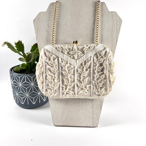 Vintage Vogue White Beaded Clutch Bridal Evening Purse Gold Chain Wristlet Handbag Satin Lining Formal Wedding Bag Elegant Party Accessory
