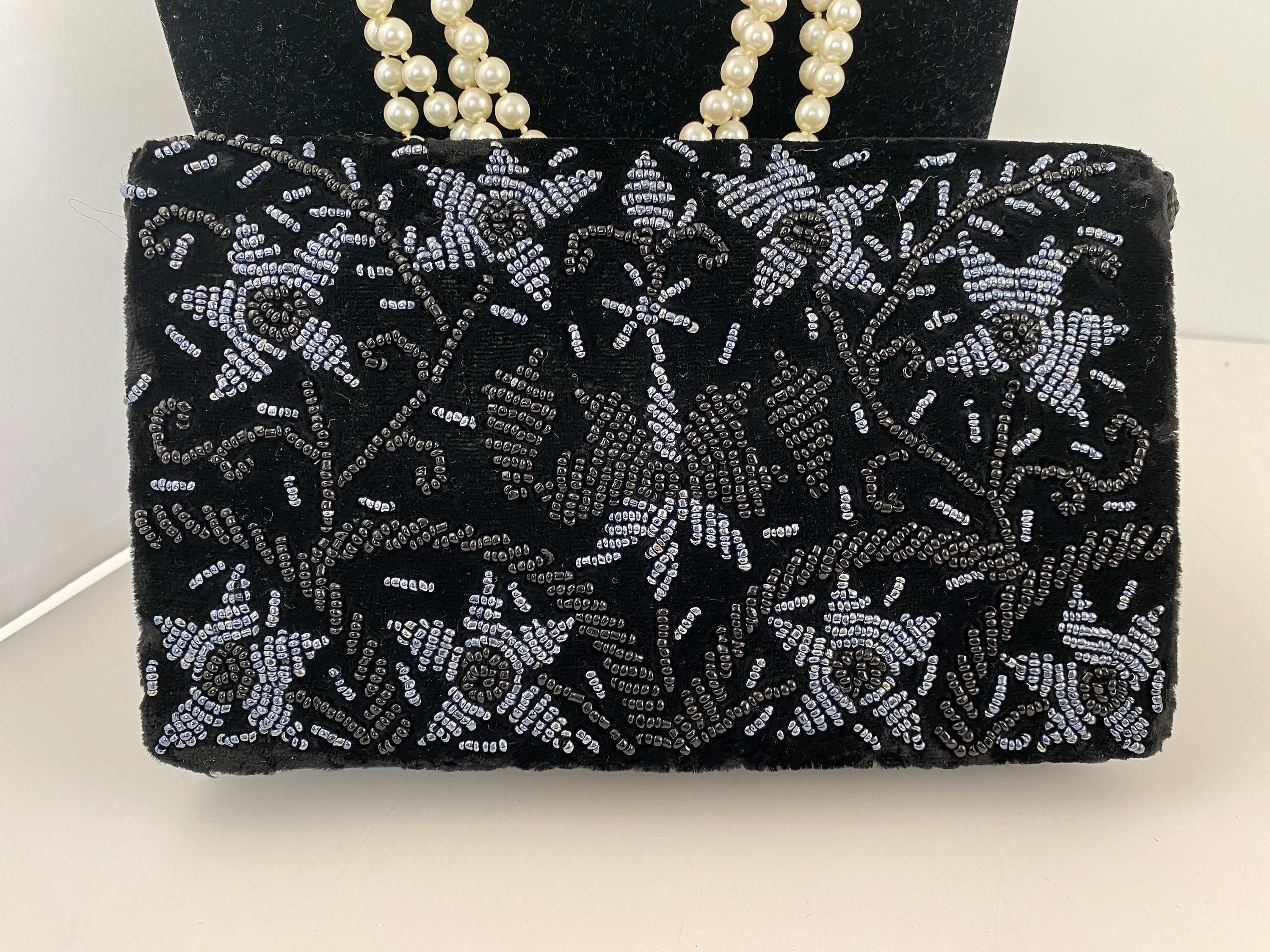 クラッチバッグ Black Beaded Handmade Clutch il_fullxfull.2889608544_jins.jpg