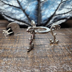 Silver Metal Sphere Stand, Crystal Ball holder (sphere not included)