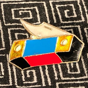 Pocket Knife Enamel Pin - Boy Scout - Hunter - Vintage pin - Old fashioned jack knife pin - Survivalist pin - Camper pin - Outdoorsman pin