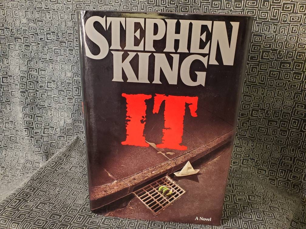 IT First Edition First Printing Hardcover Book Stephen King Pennywise the  Clown Serial Killer With Dustjacket Horror Novel, 1986 