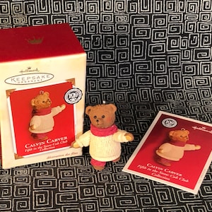 Hallmark Keepsake Calvin Carver Ornament - 2002 - #5 in Snow Cub Club Collection - Bear wearing sweater ready for building a snowman