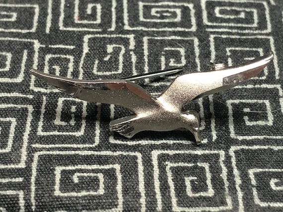 Bird in Flight Silver Pin - Collectible pin - ele… - image 2
