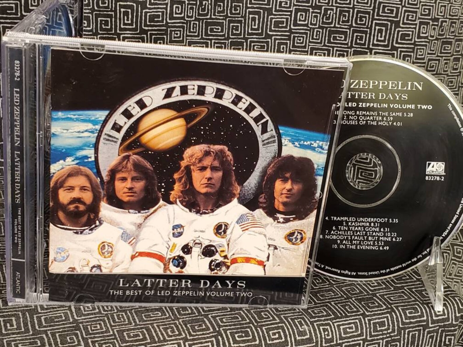 Zeppelin cd. Led zeppelin early days and latter days. led zeppelin early days. led zeppelin latter days. led zeppelin плакат.