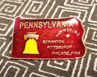 Pin de esmalte con forma de estado de Pensilvania: Scranton, Liberty Bell, Pittsburgh, Harrisburg, Filadelfia, Phillies, Eagles, Pensilvania, Pocono