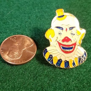 Evil Clown Enamel Pin Circus Clown Clown Pin Scary Clown Pin Pennywise Pin Halloween Pin Clown collectible Pin image 3