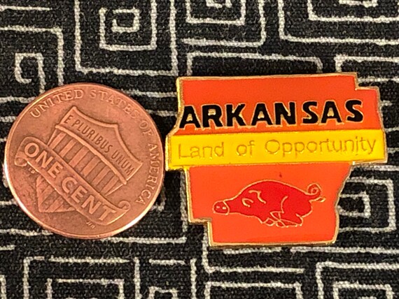 ARKANSAS State Shaped Enamel Pin - Razorback - La… - image 2