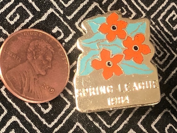 SPRING LEAGUE 1984 Enamel Metal Pin - Flower - Fl… - image 2