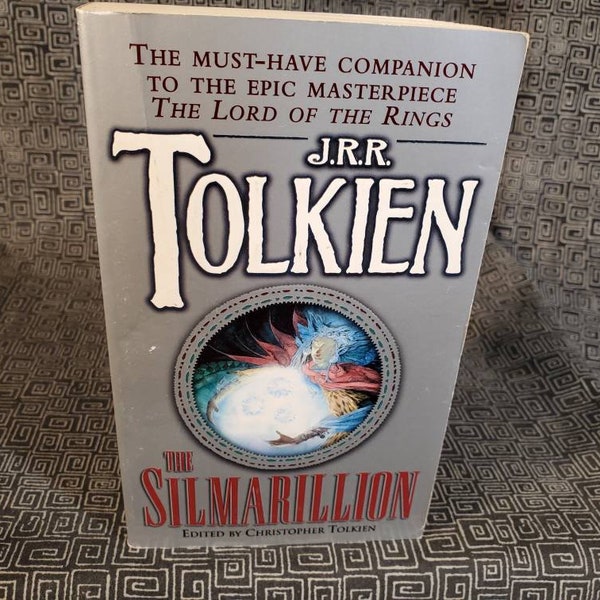 J.R.R. TOLKIEN The SILMARILLION Paperback Book Middle Earth Epic History of Elves from Lord Of The Rings Lotr - 2002