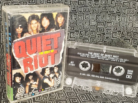 Quiet Riot 1st.2nd CD＋ブックレット・バッジ2個 収納box QUIET RIOT